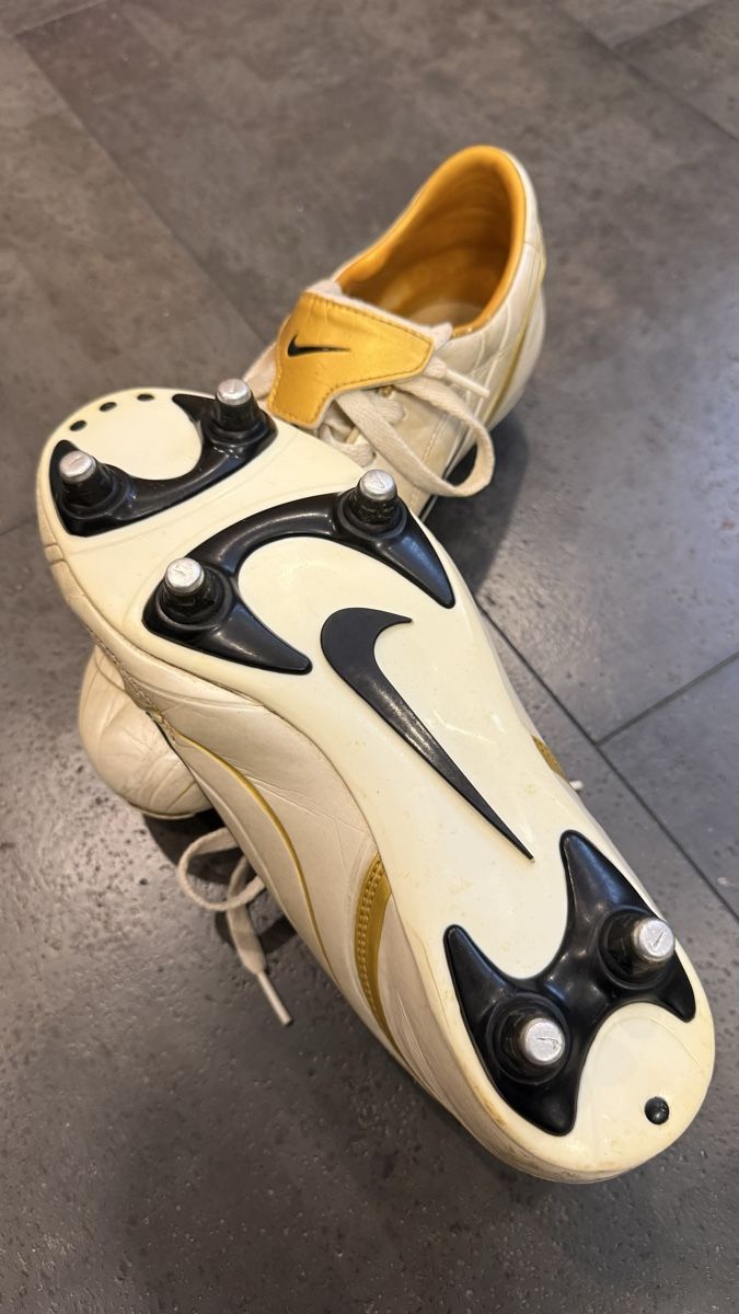 Nike Herrenschuhe: Fußballschuhe Nike 41/42 – Gebraucht aus Grub SG von Crispin1990 3