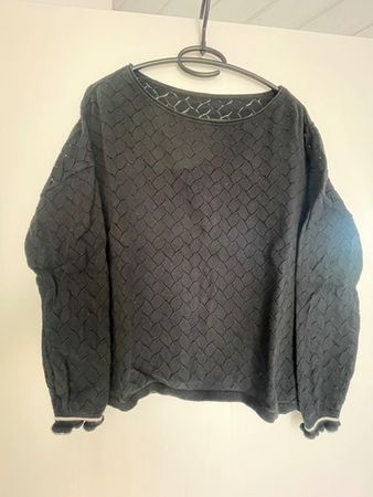 Only Pullover schwarz mit transparentem Lochmuster M