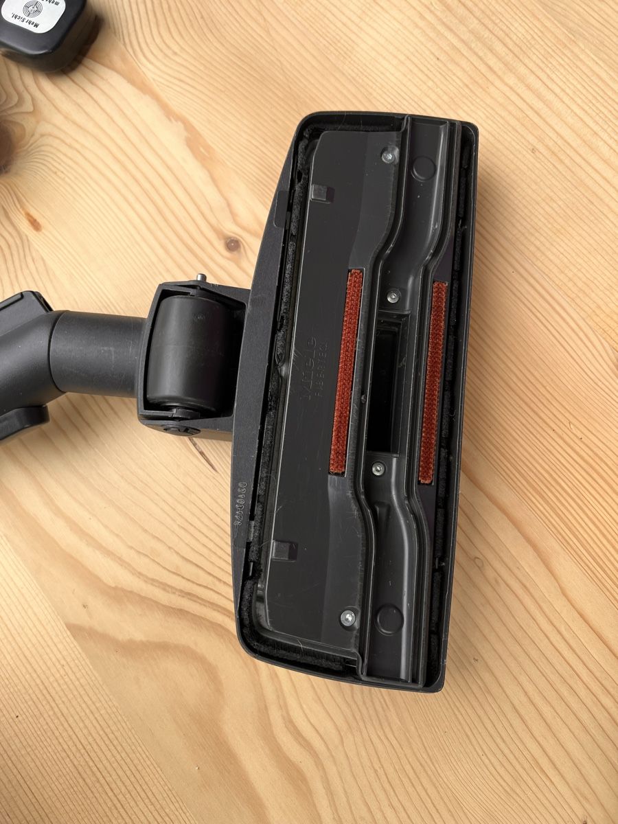 Miele Aspirapolveri & Accessori: Miele Classic C1 Ecoline Staubsauger(3) – Usato da Glattfelden venduto da maa_qcj8 4