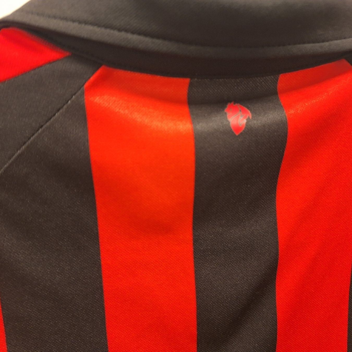 Leibchen & Hosen: Puma Ac Milan M sponsor Fly emirates – Gebraucht aus Bellinzona von LA-ropa-de-Juan 2
