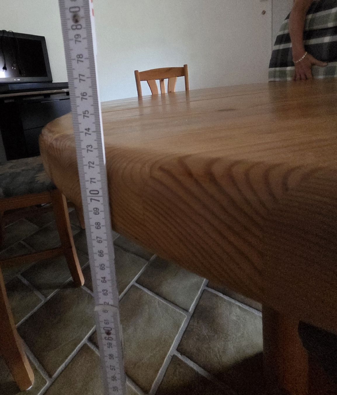 Tables: Holz-Esstisch mit 6 Stühlen – D'occasion à Klingnau par Groofty69 5