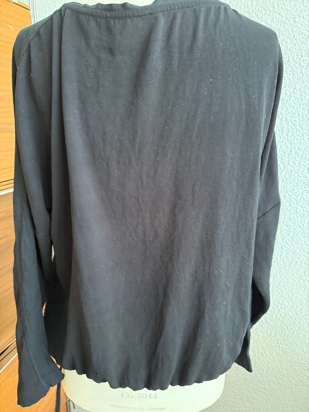 Marc Cain Camicette: Marc Cain schwarze Bluse Grösse 40 N4 – Nuovo (secondo la descrizione) da Kirchdorf AG venduto da coco123 4