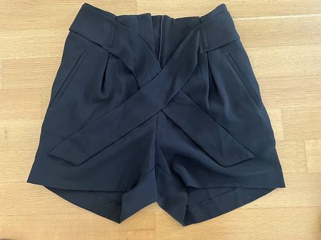 Elegante kurze Stoffhose Gr. 36