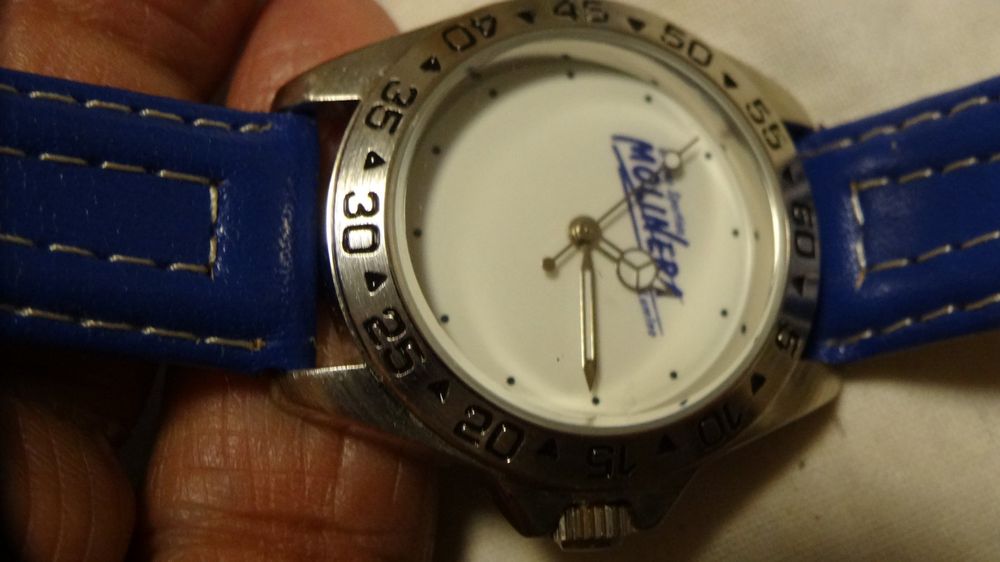 Montres: WMC  SCHÖNE HERREN UHR,QUARTZ.SCHÖNE FARBE.LÄÜFT – D'occasion à zürich par ahmad01 5