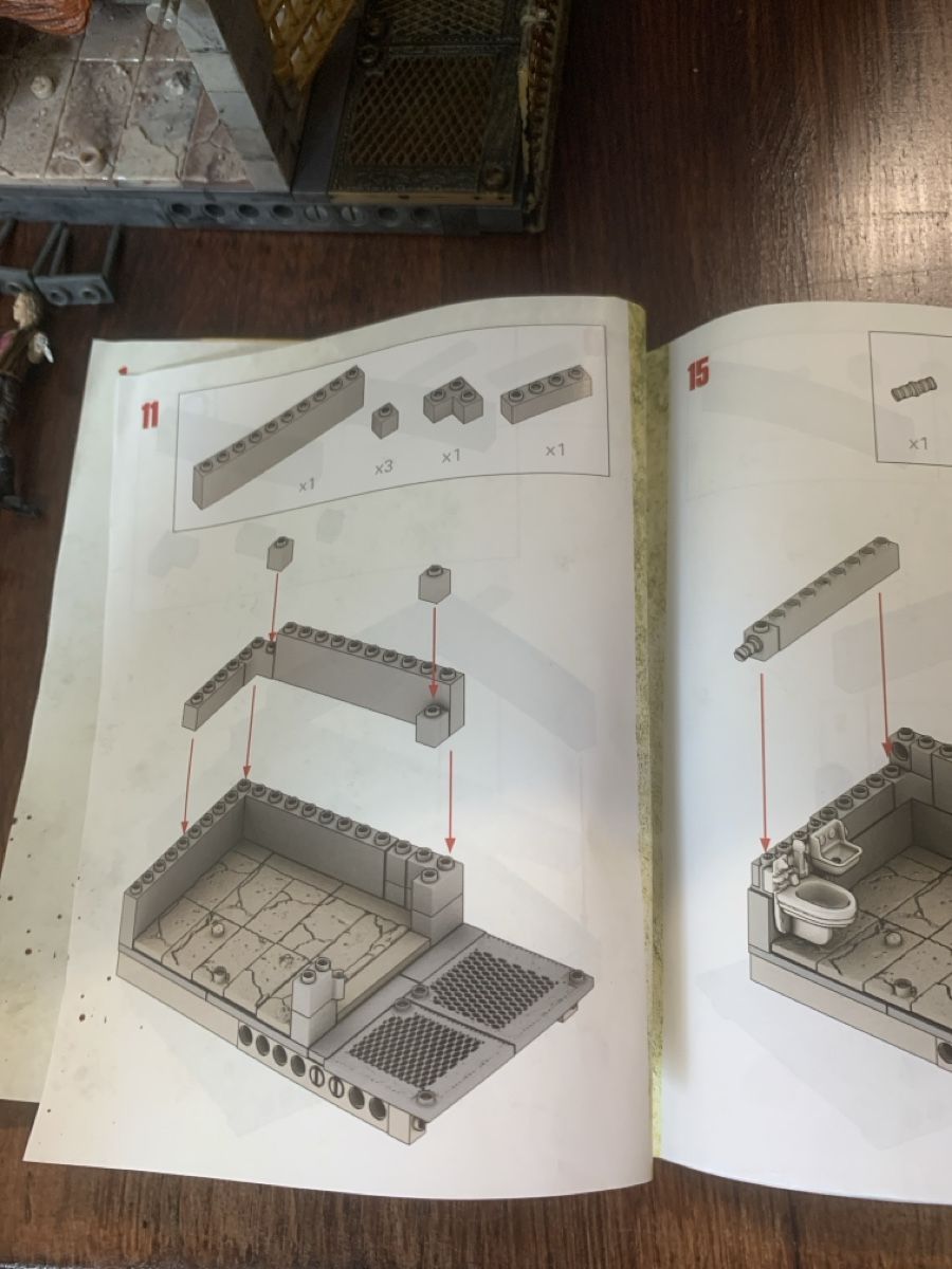 Giocattoli: Walking Dead Building Set Prison Cell loose Konvolut – Usato da Winterthur venduto da Weicol 5