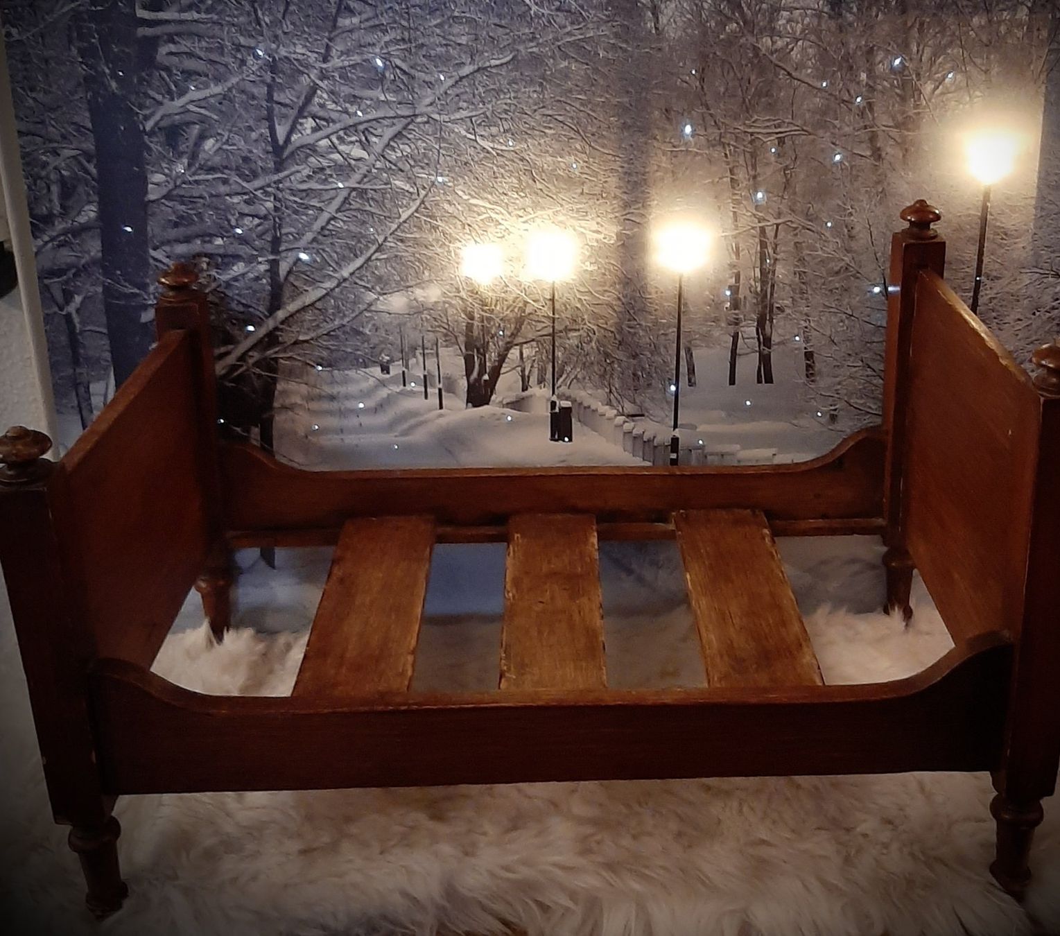 Carrozzine per bambole: ANTIKES HOLZPUPPENBETT MIT INHALT – Usato da Gretzenbach venduto da schibaya 6