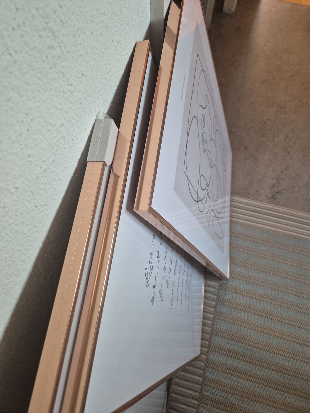 Foto & Immagini: Bilderrahmen rose-gold Stil Abstrakt 3x – Usato da Hombrechtikon venduto da kso_8c5n 2