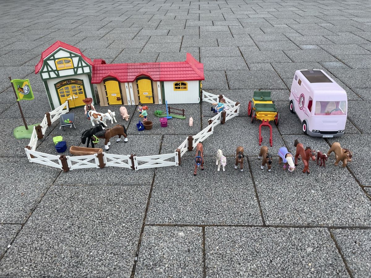 Playmobil Jouets: Playmobil Pferdehof – D'occasion à Kriens par Vk77
