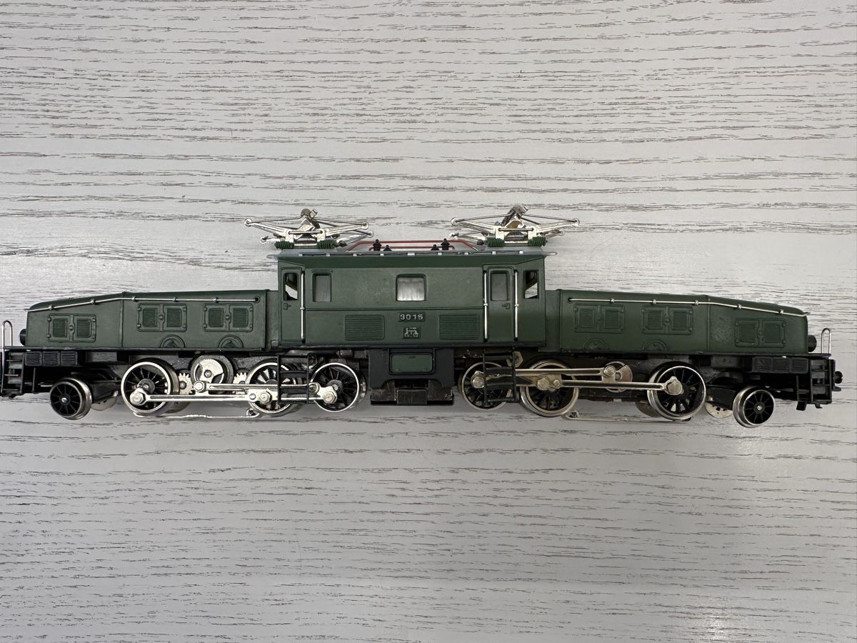Märklin Modelleisenbahnen: Märklin 3015 SBB Ce 6/8 III – Gebraucht aus Lupsingen von New-Haven 3