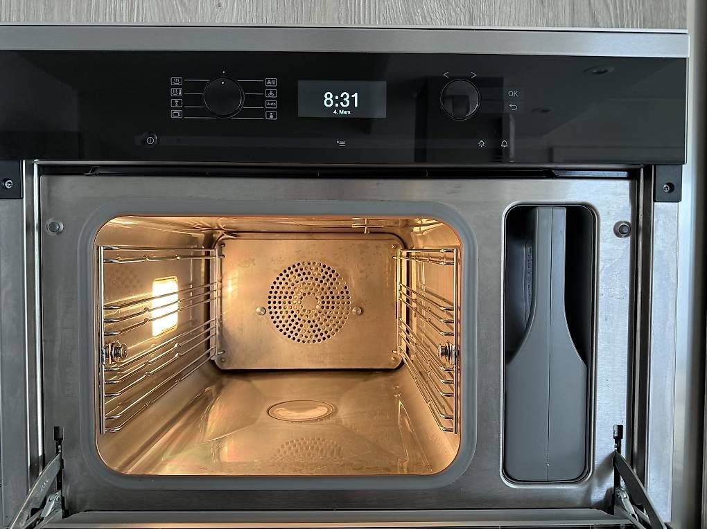 Miele Forni: Four combiné vapeur Miele DGC 6400 – Usato da Les Geneveys-sur-Coffrane venduto da ba_s 2