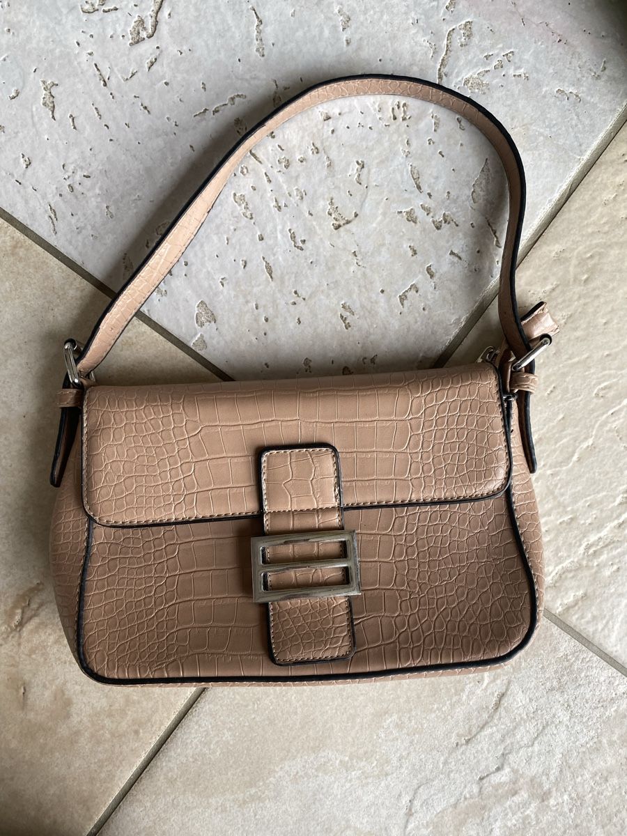 Borse da donna: Schöne Handtasche in Kroko-Optik – Nuovo (secondo la descrizione) da Bolligen venduto da giu_2gf5