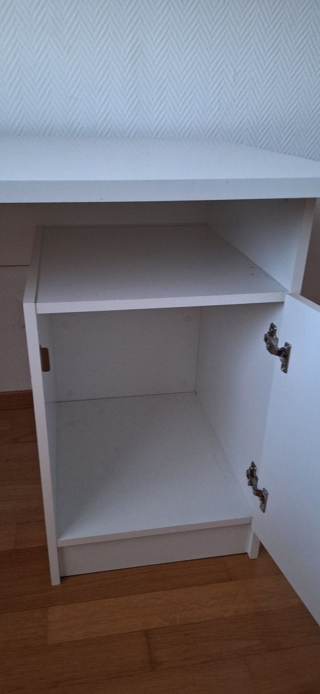 Ikea Schreibtische: bureau blanc, Ikea – Gebraucht aus Lussery-Villars von pousinete02 3