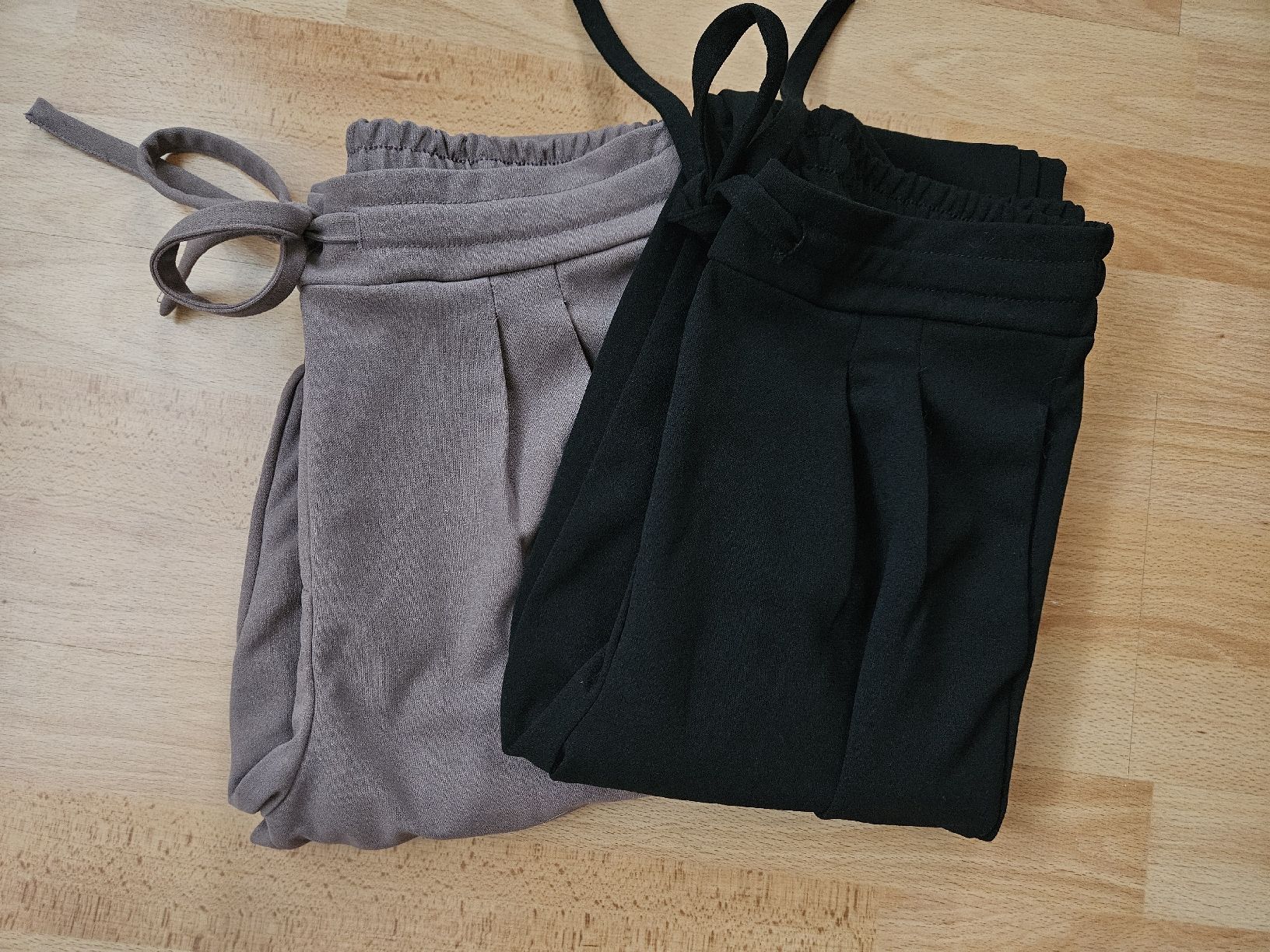 Zebra Pantaloni: 2x Zebra Stoffhosen – Usato da Ebikon venduto da SecondChance_byM
