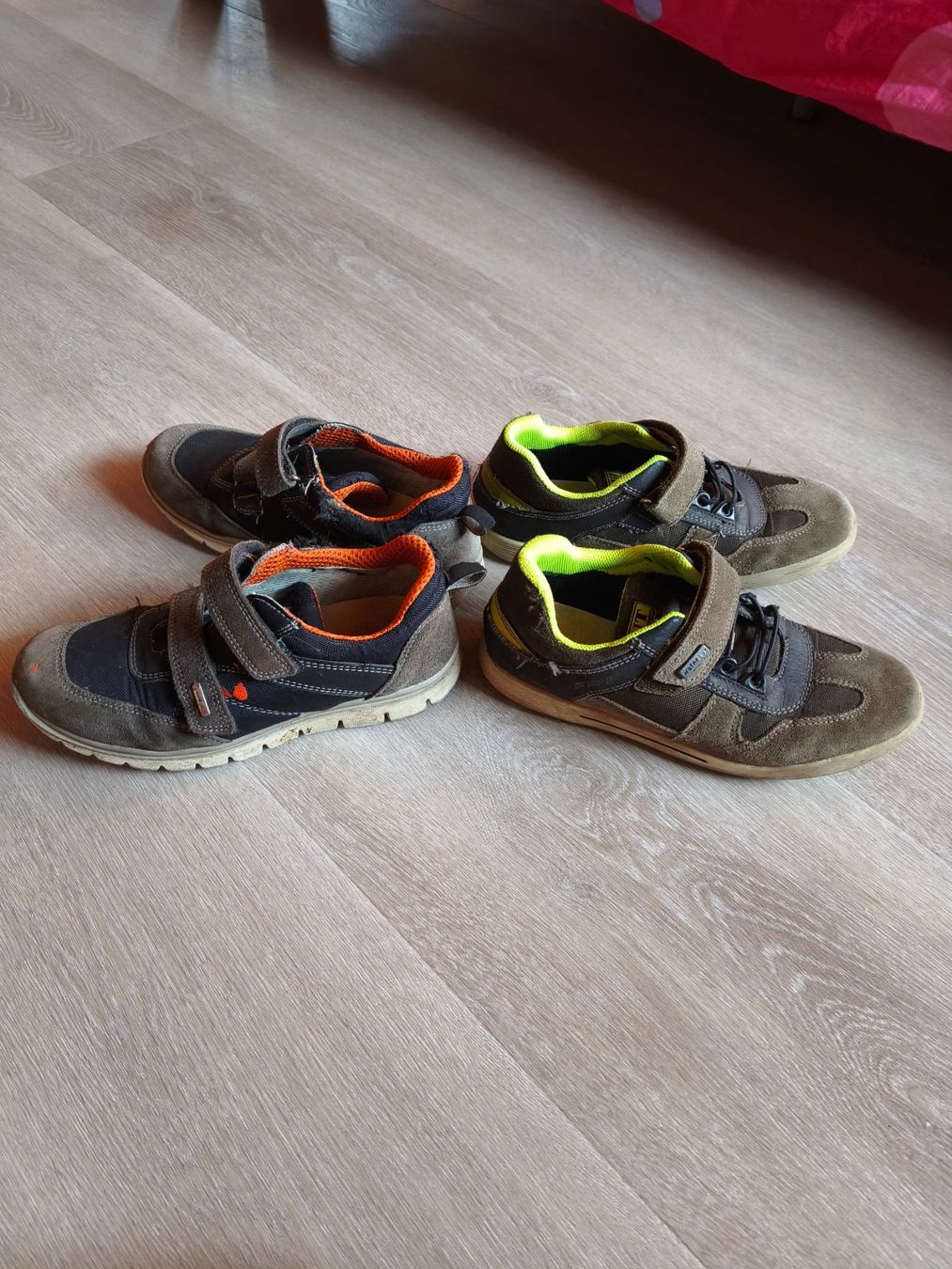Scarpe per ragazzi: 2 Paar Halbschuhe Gr. 35 – Usato da Reconvilier venduto da LeKiMi 2