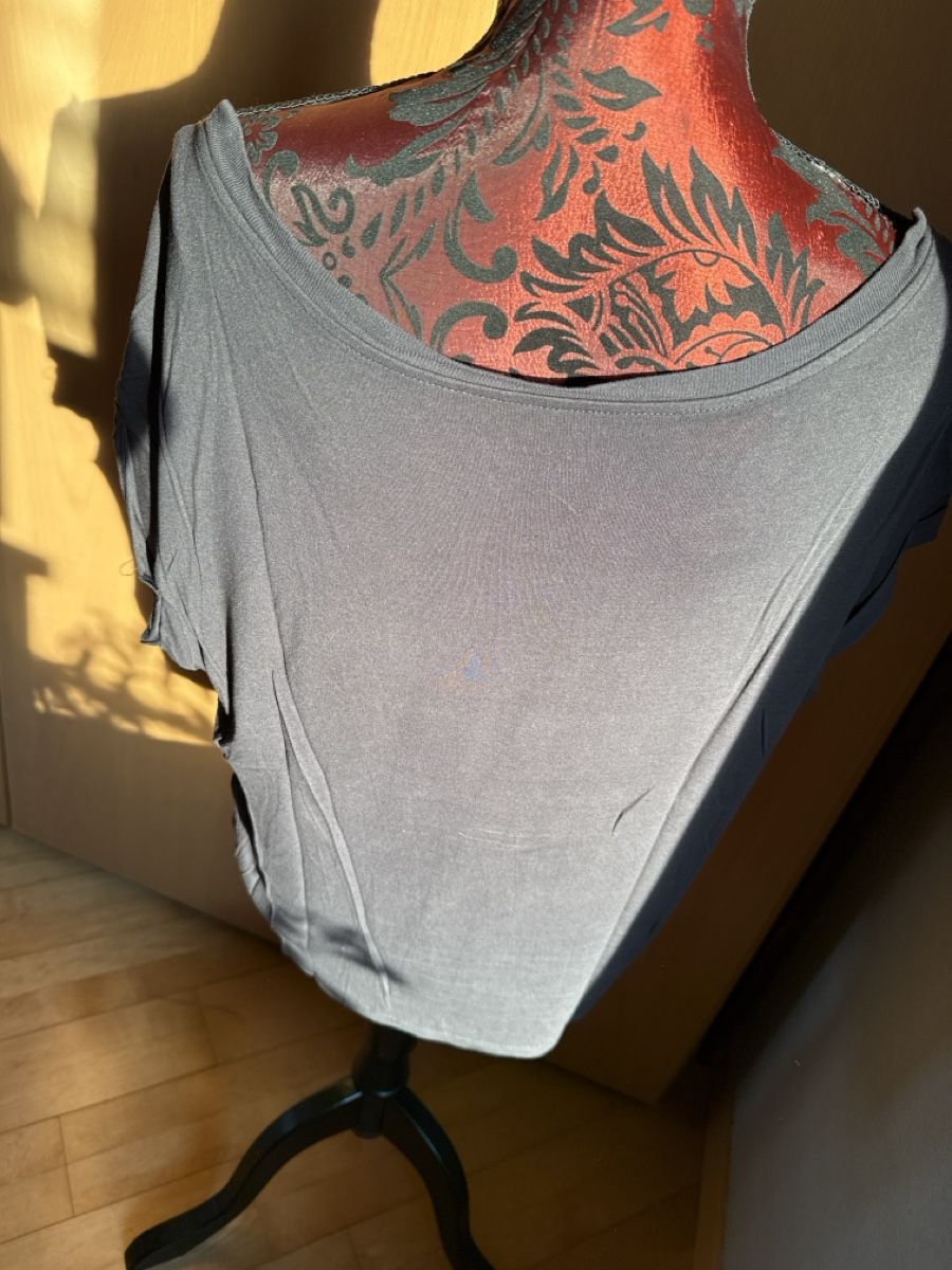 Allsaints Top: All Saints Oberteil – Usato da Lenzburg venduto da Gardenia2010 1