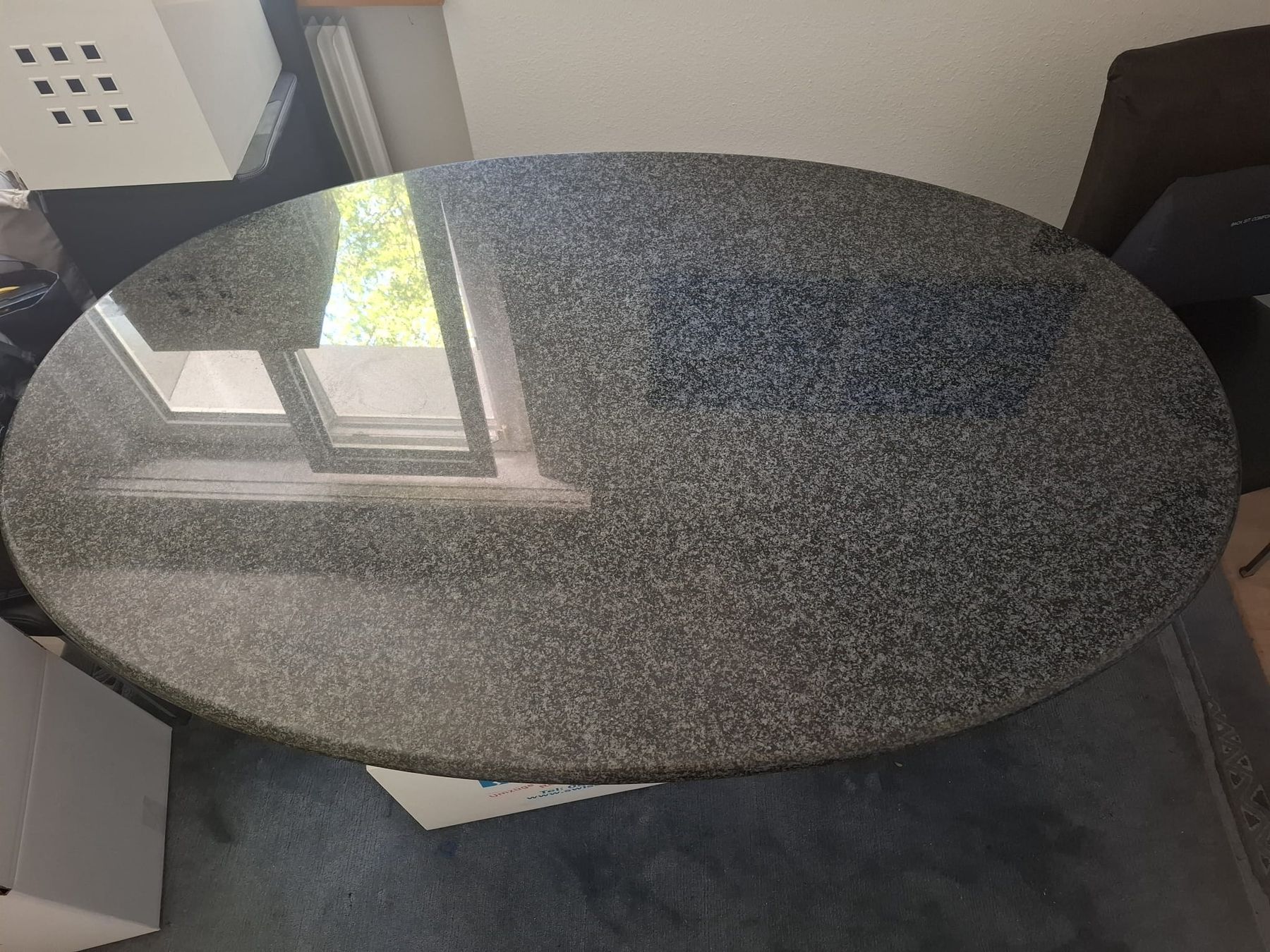 Tables: Ovaler Granittisch – D'occasion à Schliern b. Köniz par Jemy94 1
