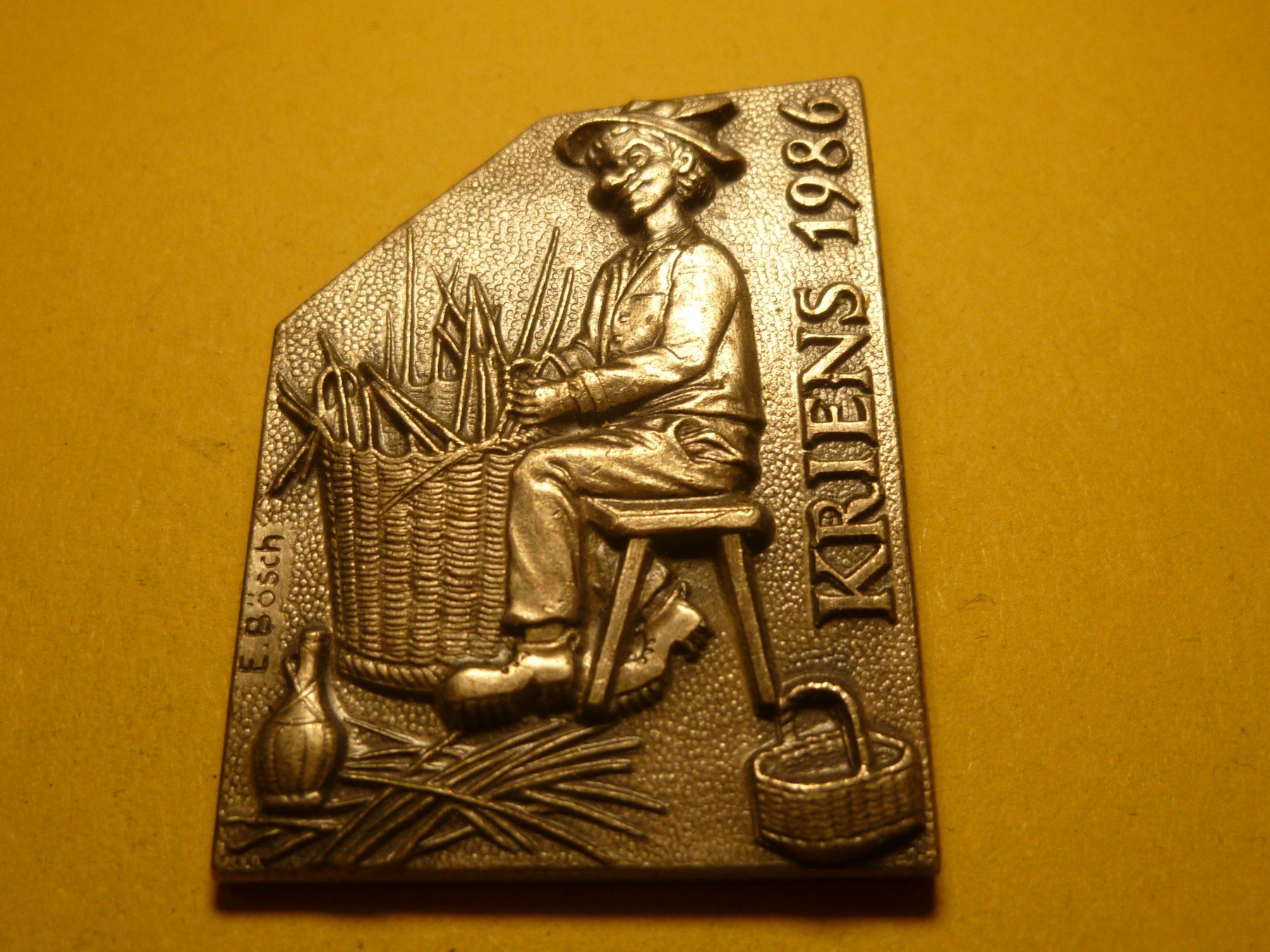 Placchette & Badge: KRIENS 1986 SILBER – Usato da Ried (Muotathal) venduto da Mandarin02