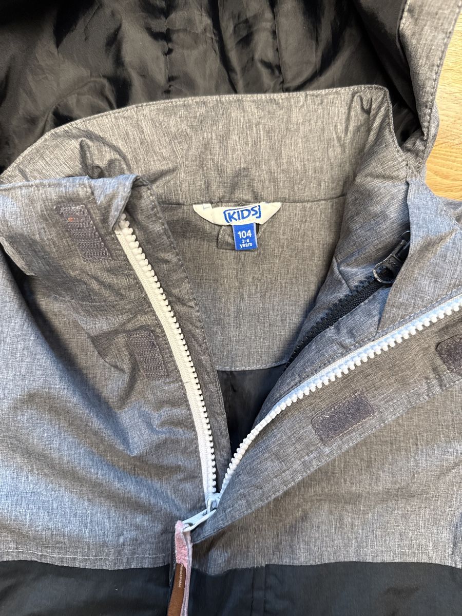 Giacche & Cappotti: Jungen Übergangsjacke Gr. 104 – Usato da Rohr b. Olten venduto da -FaLu- 1