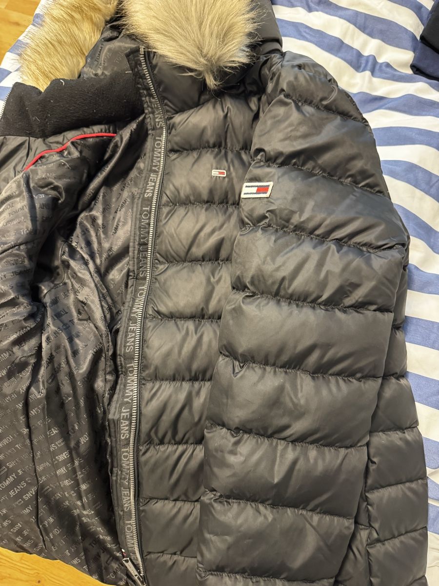 Tommy Hilfiger Jacken: Winterjacke – Gebraucht aus Wetzikon ZH von sophiap 1