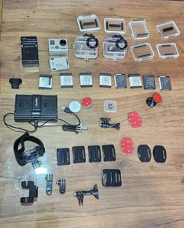 Action Cam: GOPRO HERO 2 mit Zubehör  – Usato da Utzenstorf venduto da Dac_mk 1