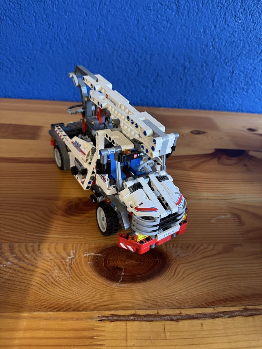 Lego Jouets: LEGO Technic Abschleppwagen Modell 8201 gebraucht – Neuf (Voir description) à Bubendorf par amu_6yxf
