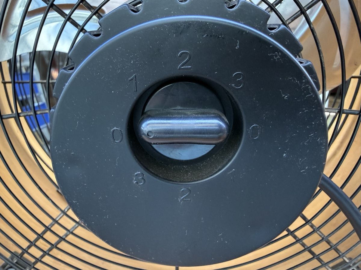 Ventilatori: Bodenventilator Holzgehäuse rund gebraucht – Usato da Schinznach Bad venduto da Chnuschterli73 2