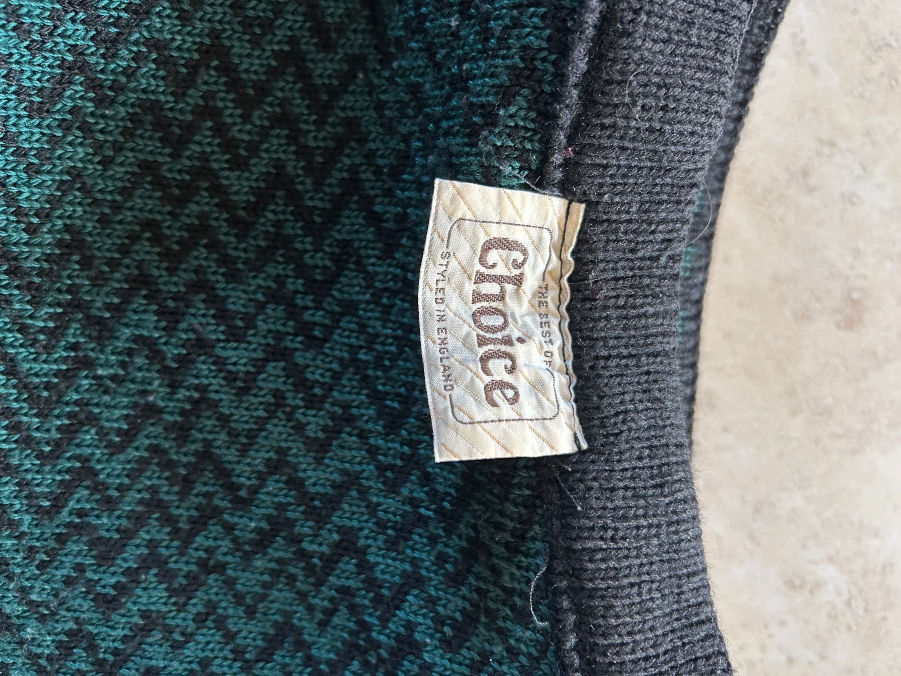 Pulls & Sweat-shirts: Vintage Strickpullover mit Hieroglyphenmuster – D'occasion à Melchnau par web_thn5 6