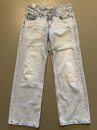 Levi's 28
