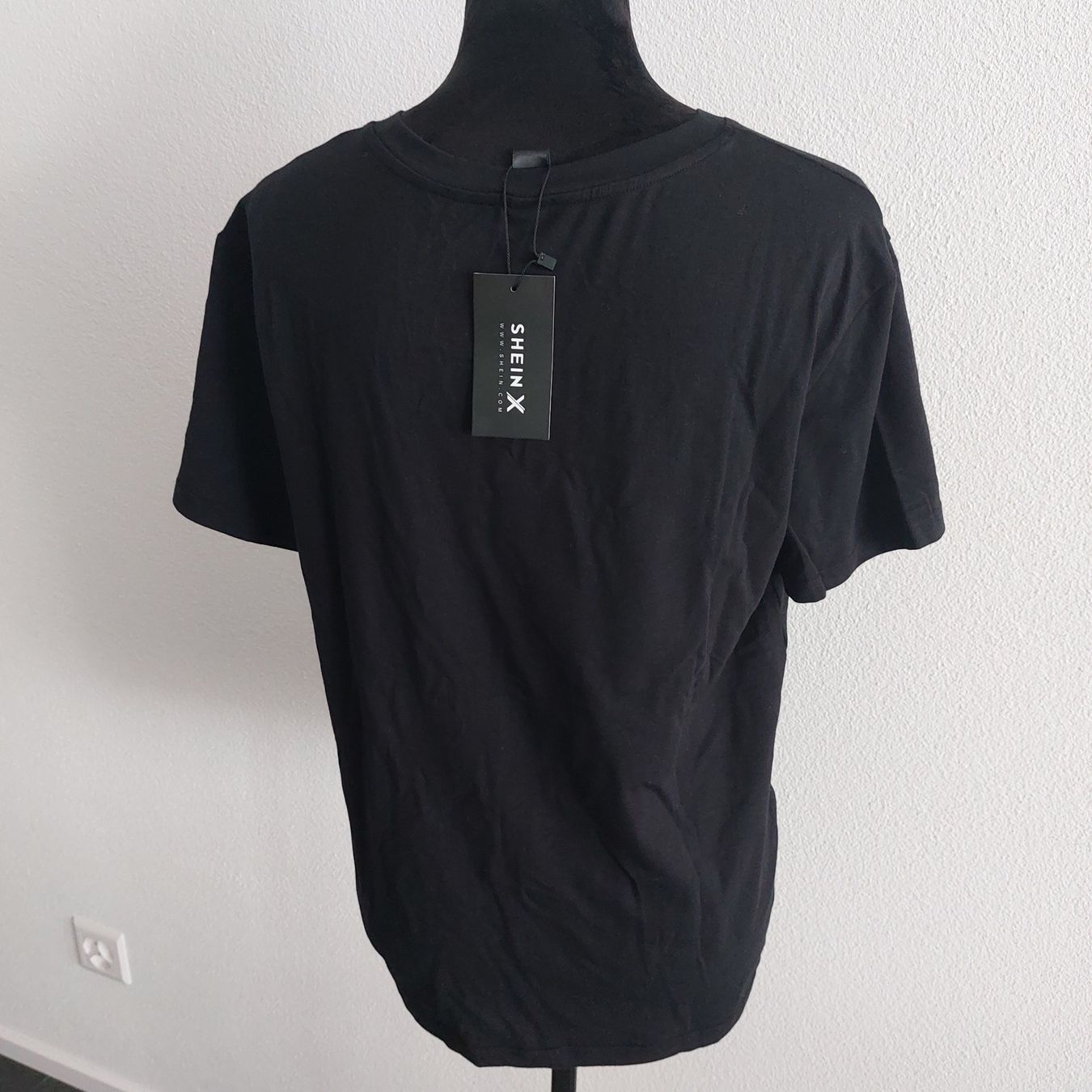 T-shirts: Cooles Tshirt – Neuf avec emballage d'origine à Muri AG par ReBoutique 3