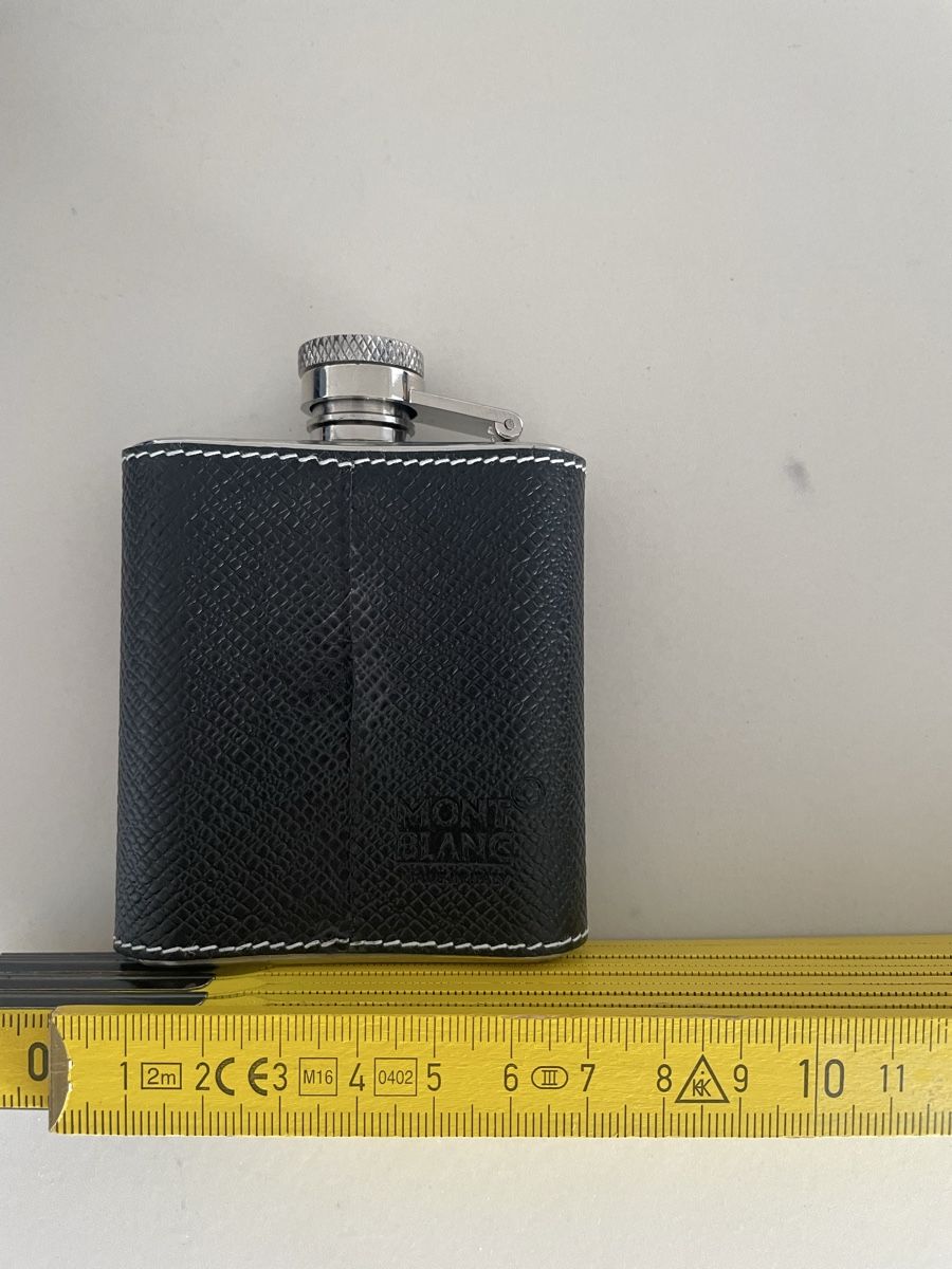 Sonstiges: Montblanc Flachmann Leder schwarz Grösse Medium mit Box – Gebraucht aus Opfikon von janineschlosser 2