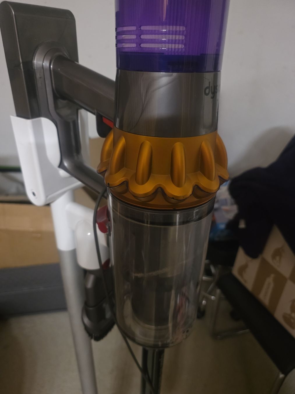 Dyson Aspirapolveri & Accessori: Dyson v15 – Usato da Wichtrach venduto da Mtabea 3