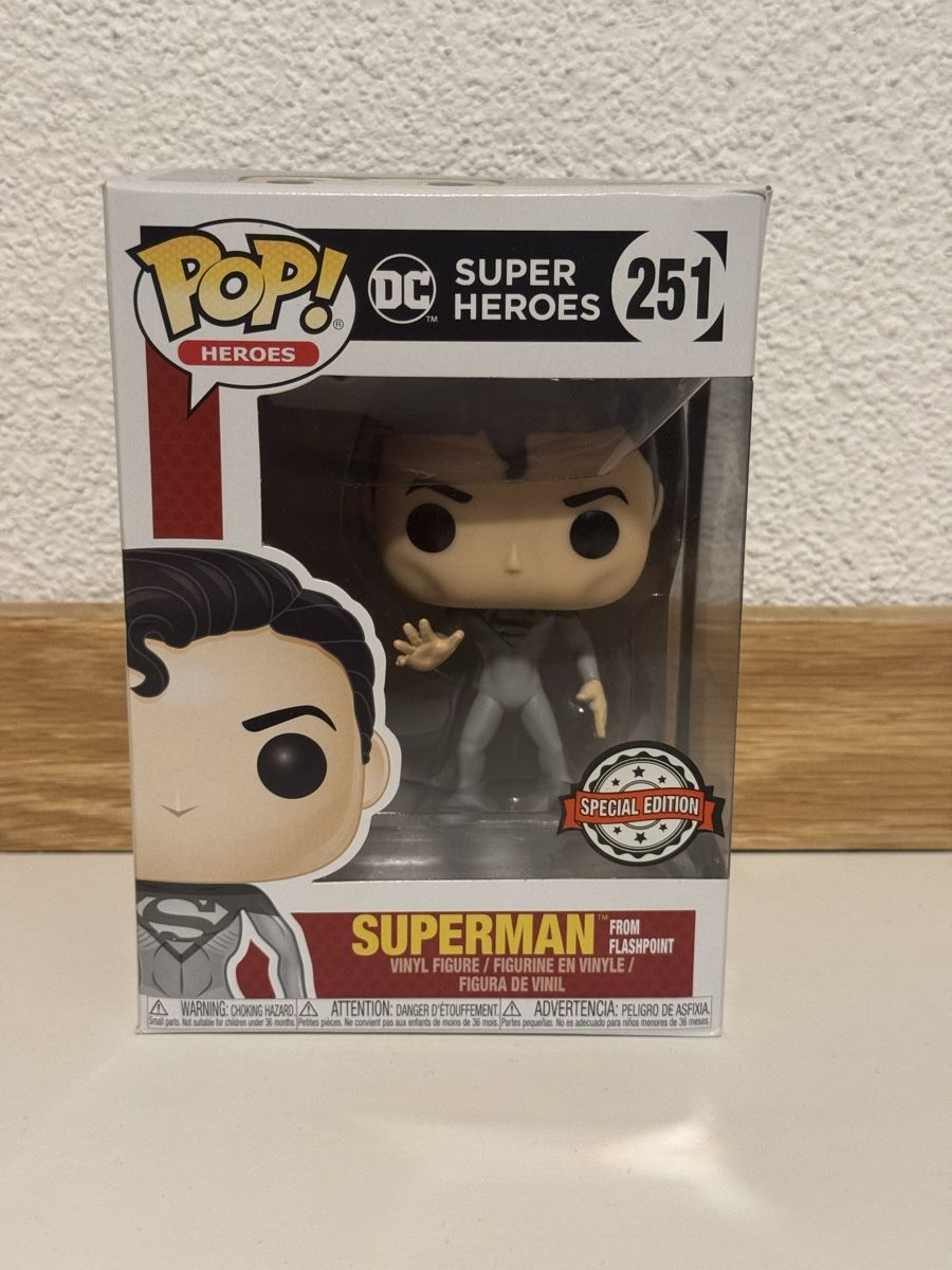 Funko Statuette: Funko Pop! Superman (251) – Nuovo (secondo la descrizione) da Winterthur venduto da Kev_Scha14