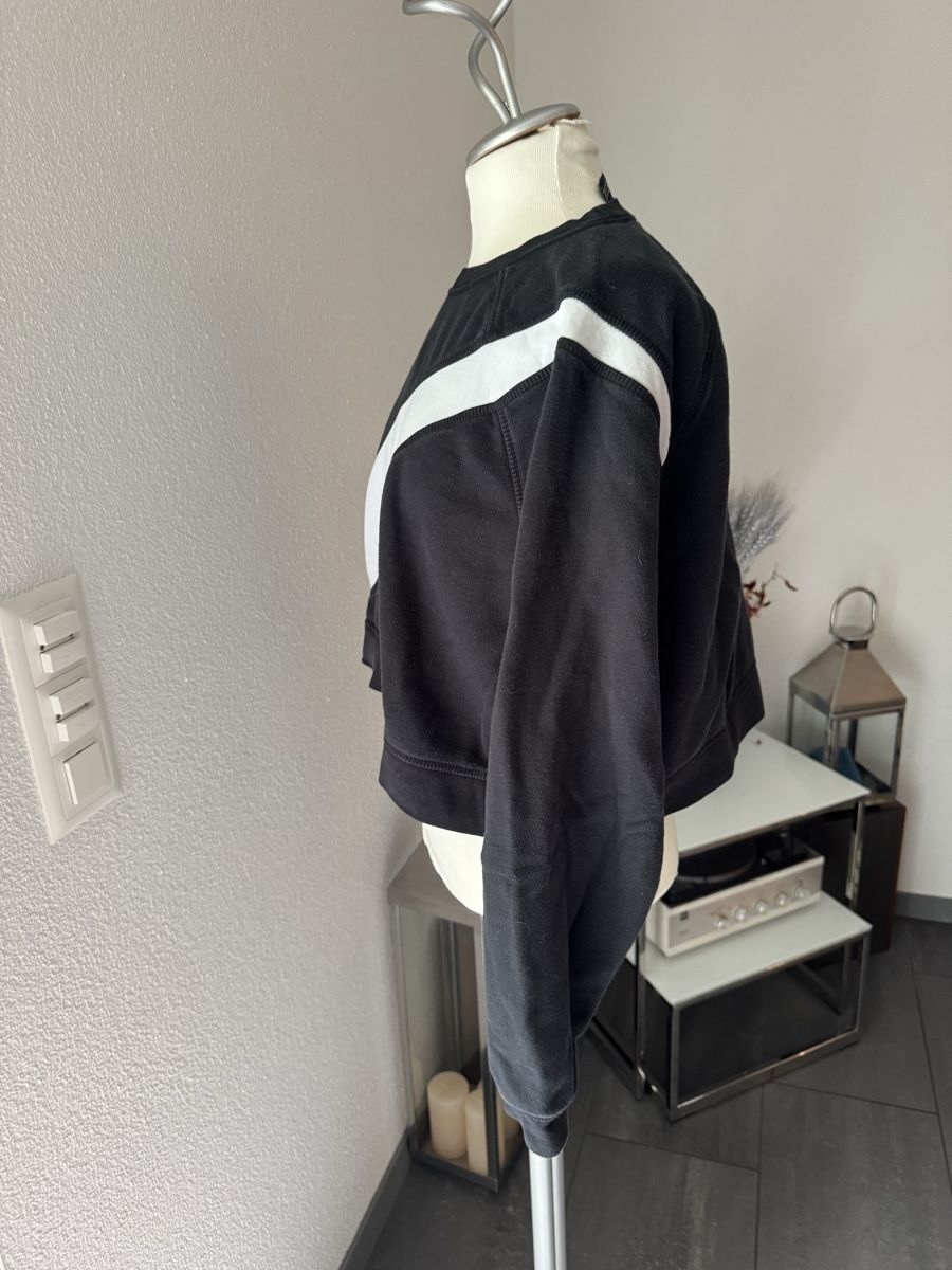 Nike Maglioni & Felpe: Nike Damen Crop Trainingspullover, Grösse L, Schwarz! – Usato da Olten venduto da bir_k96n 1