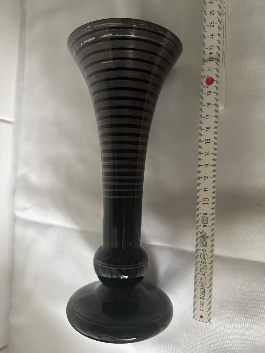 Vasen & Gefässe: Elegante schwarze Vase mit Silberstreifen – Gebraucht aus Zürich von Chaeffeler 3