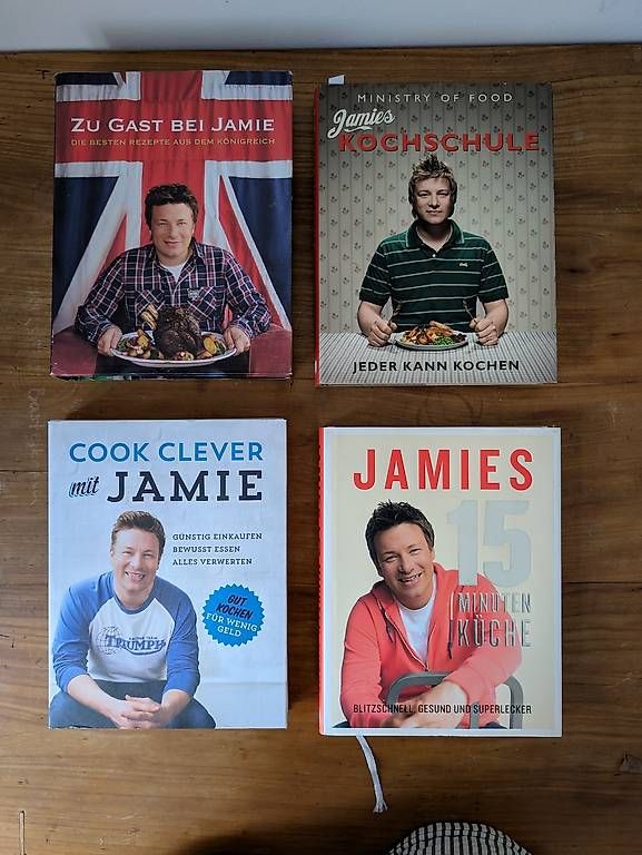 Libri: Jamie Oliver Kochbücher  – Usato da Basel venduto da Gluggi01