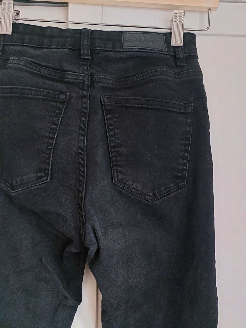 Pull&Bear Jeans: Schwarze Pull&Bear Schlaghose Flared Jeans Grösse 34 – Usato da Titterten venduto da fra_v27g 3