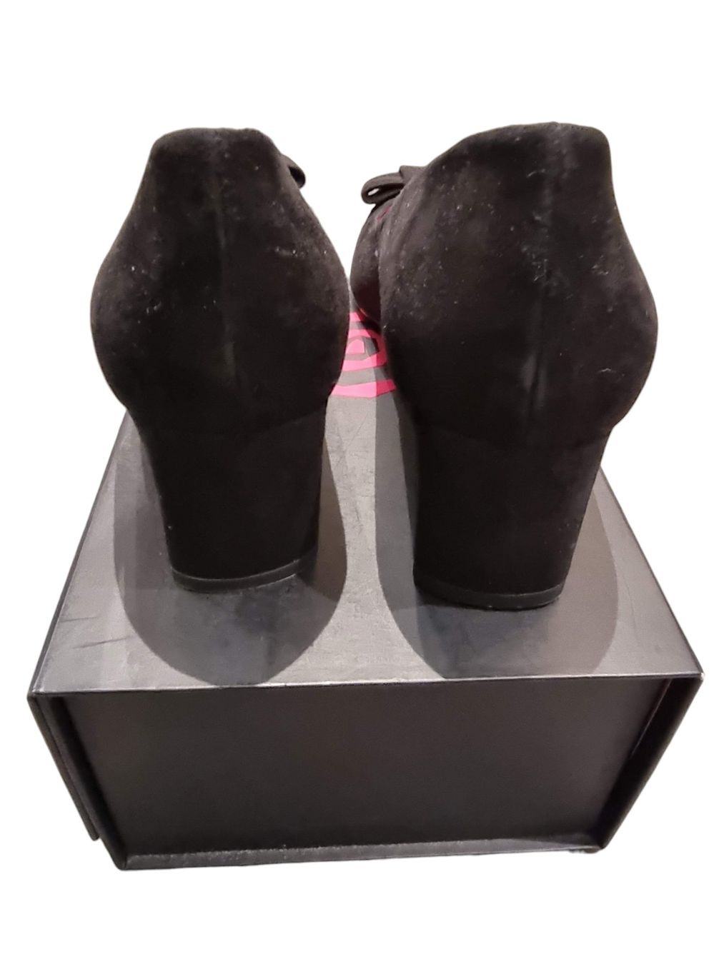 Damenschuhe: Ursula Mascaro eckiger Pumps NEU – Neu und originalverpackt aus Zürich von ANU-AnimalsNeedUs 3
