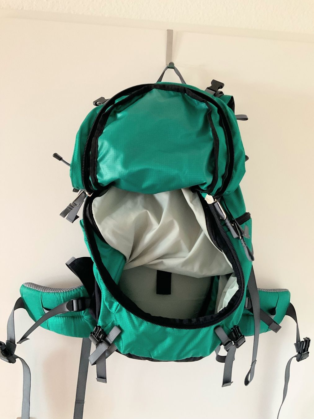 Zaini: Bach Shield 35 Rucksack Backpack – Nuovo (secondo la descrizione) da Zürich venduto da dee_75my 5