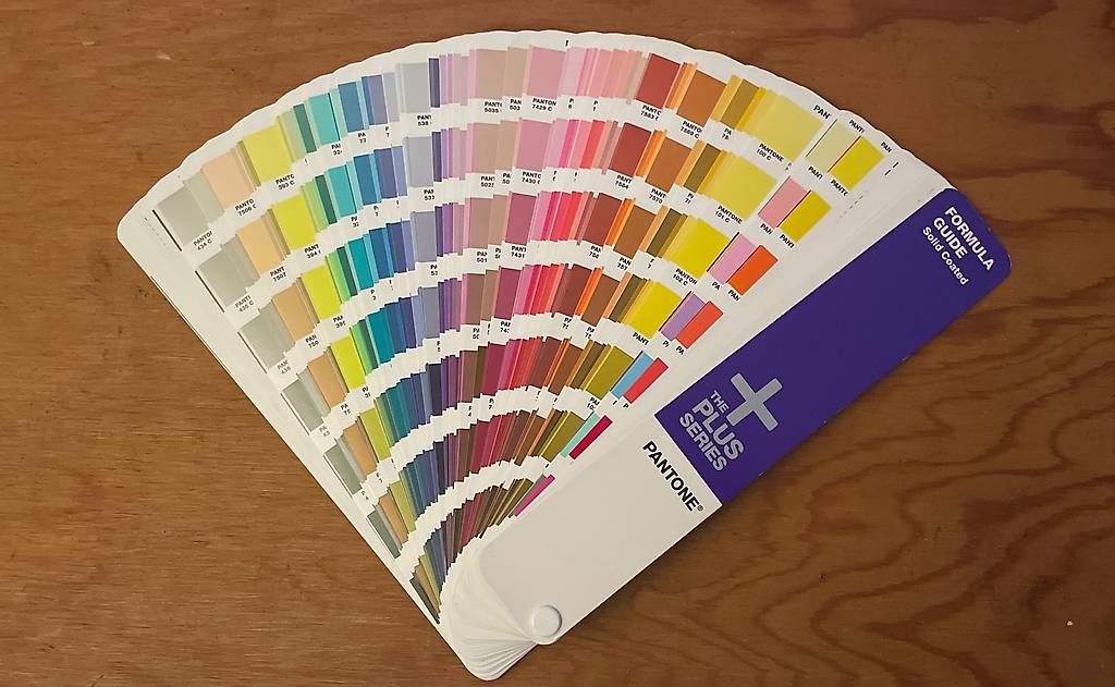 Bücher: Pantone Farbfächer Formula Guide – Gebraucht aus Winterthur von Siebeschloefer 2