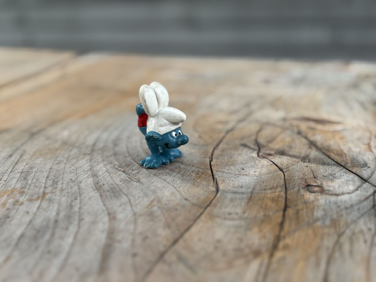 Statuette: Schlumpf im Handstand – Usato da Würenlos venduto da Ashley24 3