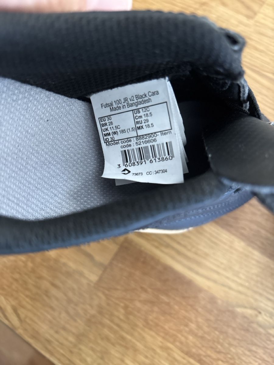 Scarpe per ragazzi: Hallenschuhe Kinder Grösse 30 schwarz NEU – Nuovo (secondo la descrizione) da Erlen venduto da SaFehr 3