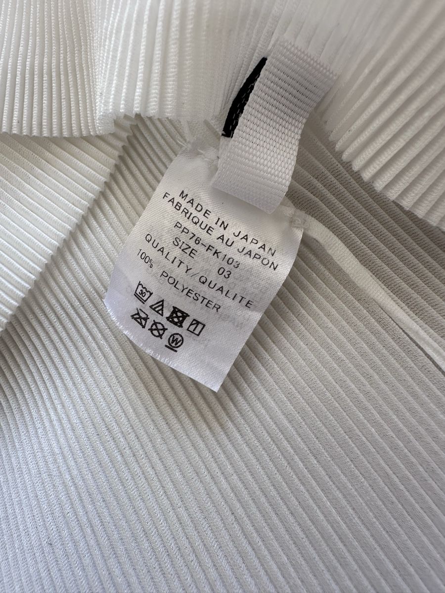 Issey Miyake Top: PLEATS PLEASE Issey Miyake Top – Nuovo (secondo la descrizione) da Gandria venduto da dada88_ 4