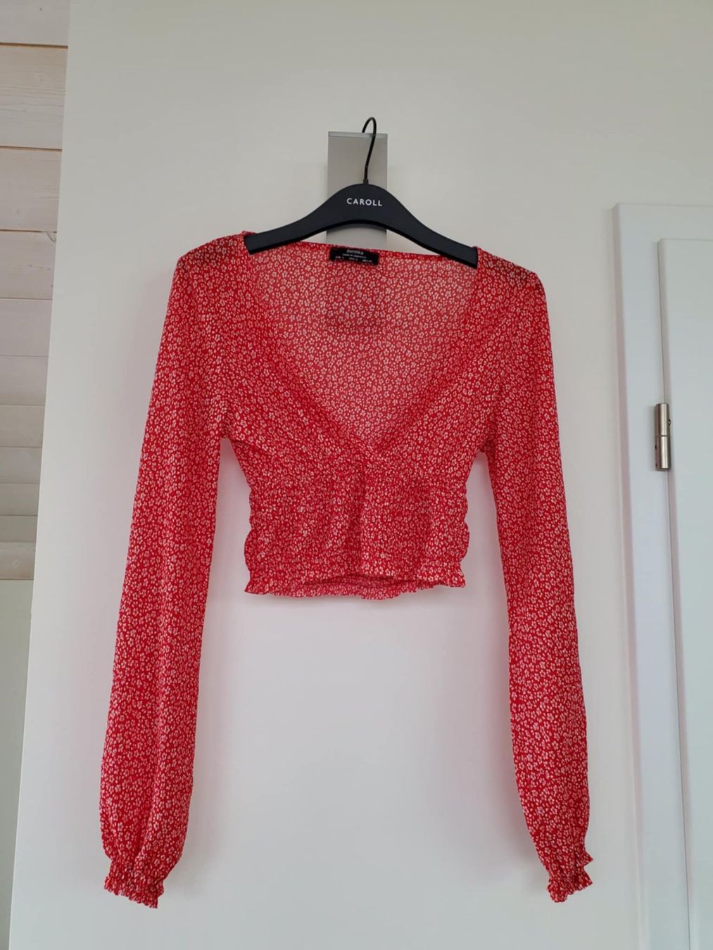 Bershka Camicette: Blouse/cache coeur rouge – Usato da Chancy venduto da Sooeg_01 1
