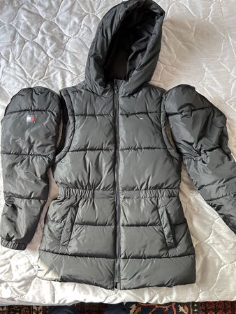 Tommy Hilfiger black jacket with removable sleeves