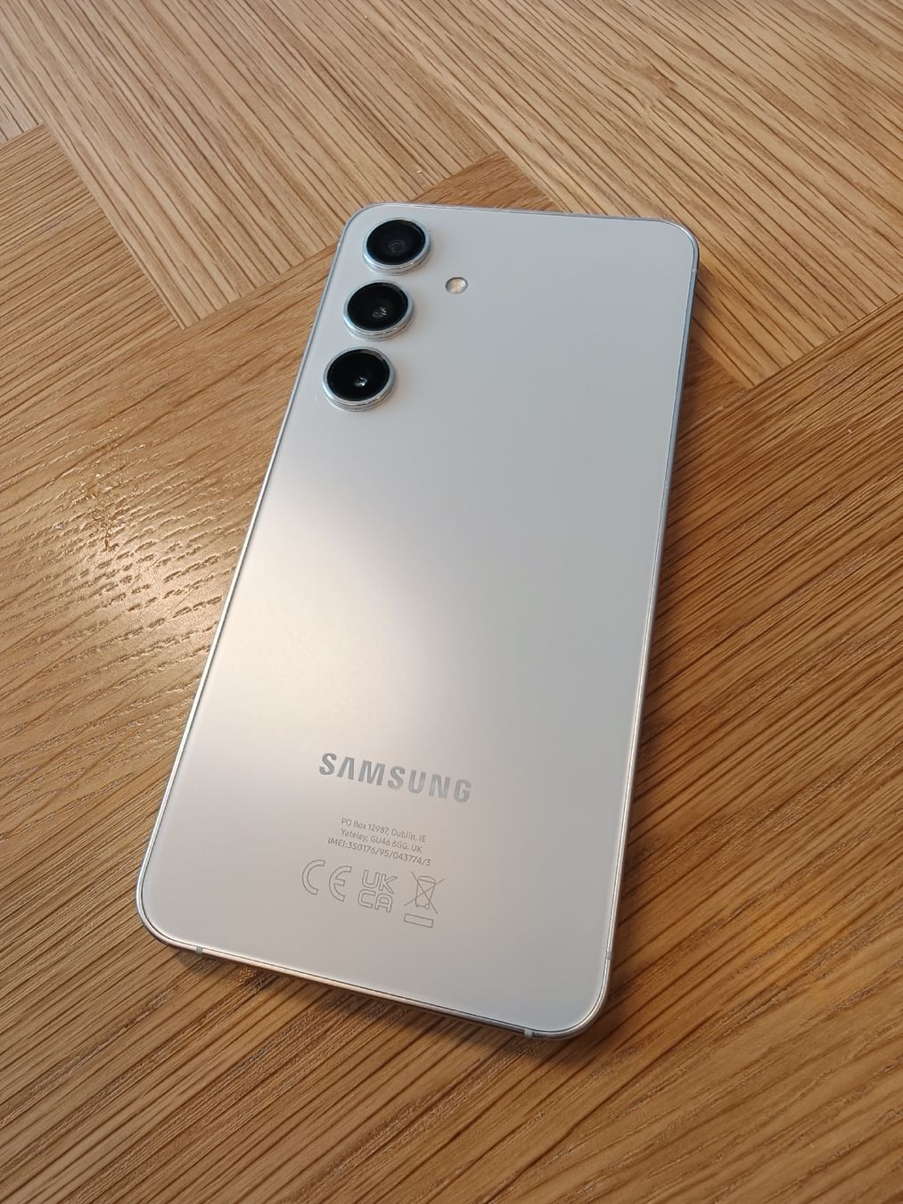 Samsung Telefoni cellulari / Smartphones: Samsung S24, white, 256 GB – Usato da Ebikon venduto da snowyx 1