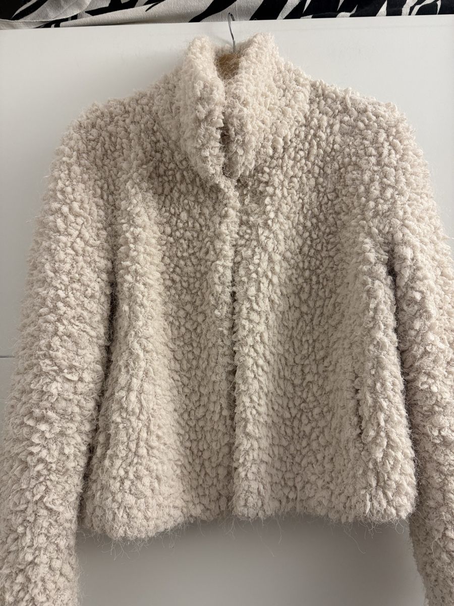 Marc Cain Jacken: Marc Cain Teddyjacke Creme – Gebraucht aus Mettmenstetten von _4_YOU_