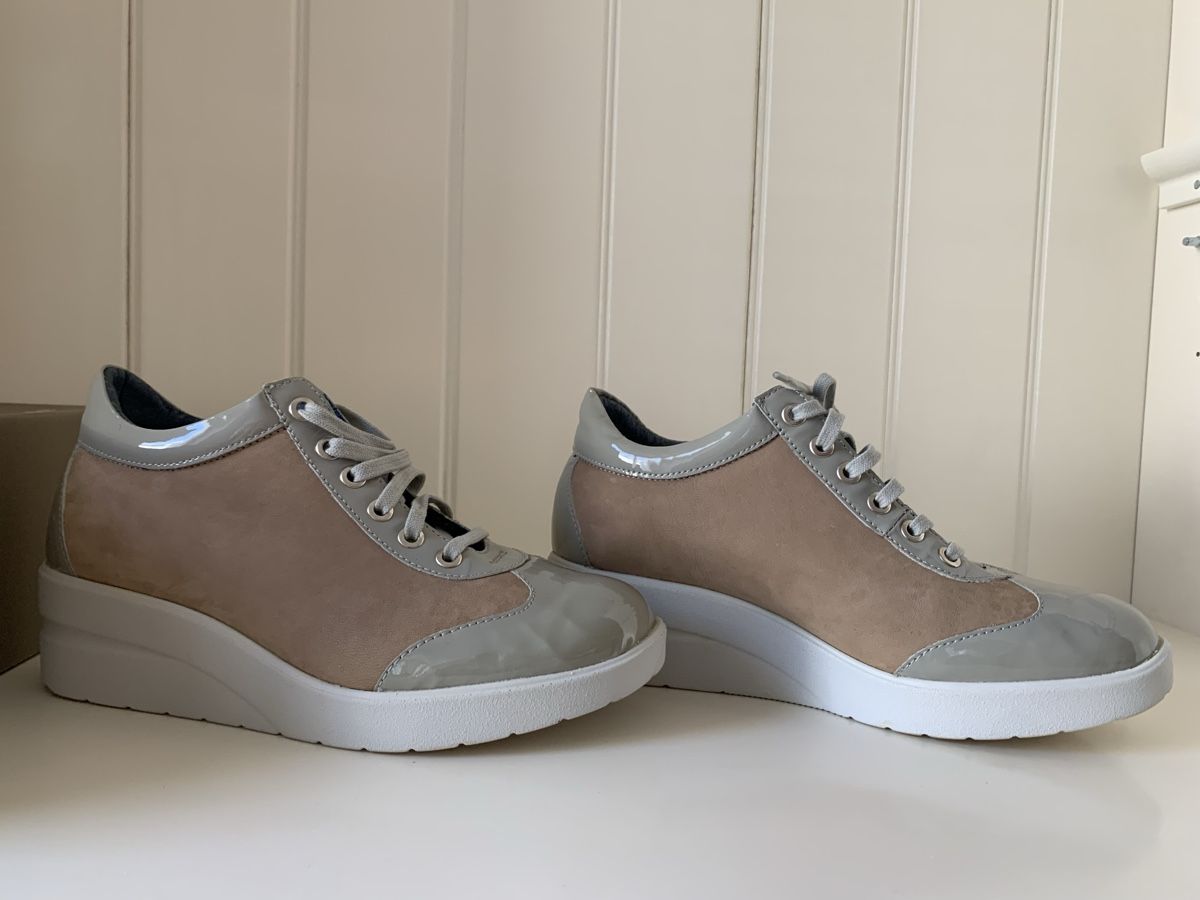 Scarpe da donna: Bata Damenschuhe Grösse 39 grau Lederoptik Keilabsatz – Usato da Zürich venduto da bli_fh92 2