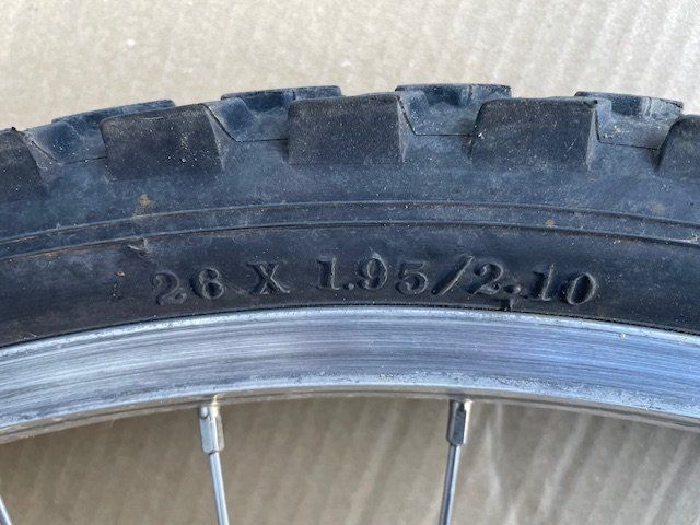 Pièces détachées: Roue avant vélo 26' – D'occasion à Ursy par DK8 2