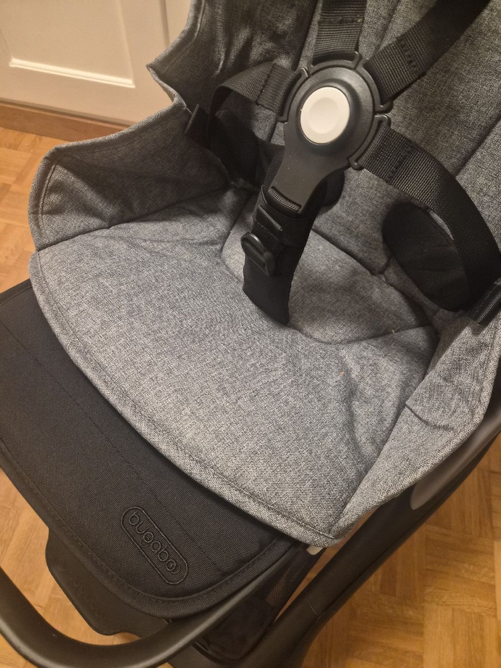 Bugaboo Poussette: Bugaboo Dragonfly bundle, black/grey – D'occasion à Schlieren par wol_yfz8 7