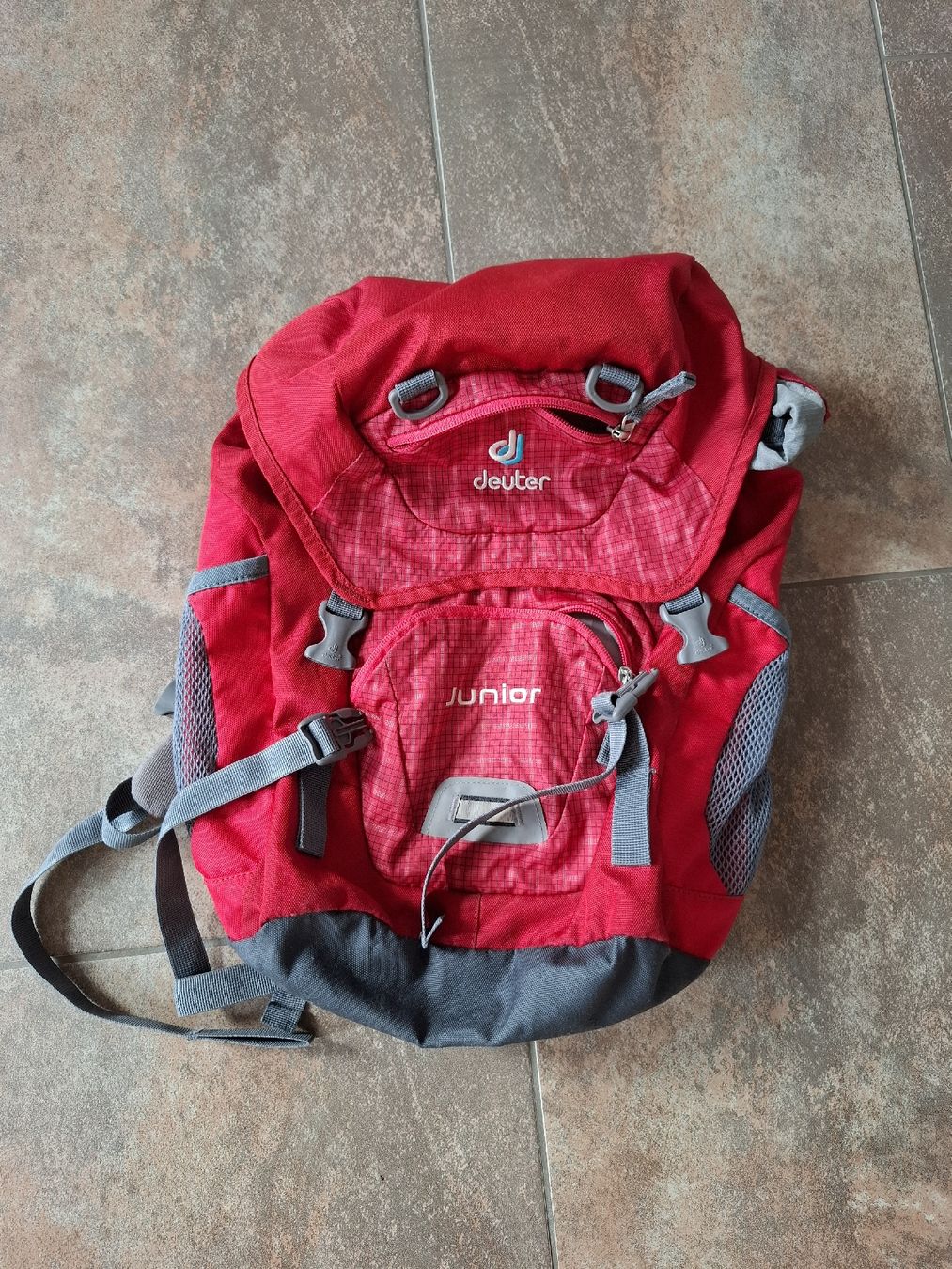Deuter Sacs & sacs à dos: Kinder-Rucksack deuter junior in rot – D'occasion à Waltenschwil par Aqua11